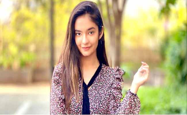 Anushka Sen Height, Age, Sister Name, Brother Name, Mother, Family, Husband Name, Wiki, Birthday Date, Hometown, Education Qualification, Net Worth 2022 Best Info