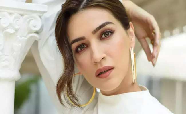 Kriti Sanon Husband Name, Father, Weight And Height, Brother Name, Education Qualification, Family, Wikipedia, Hometown, Boyfriend, Bio, Net Worth 2022 Best Info